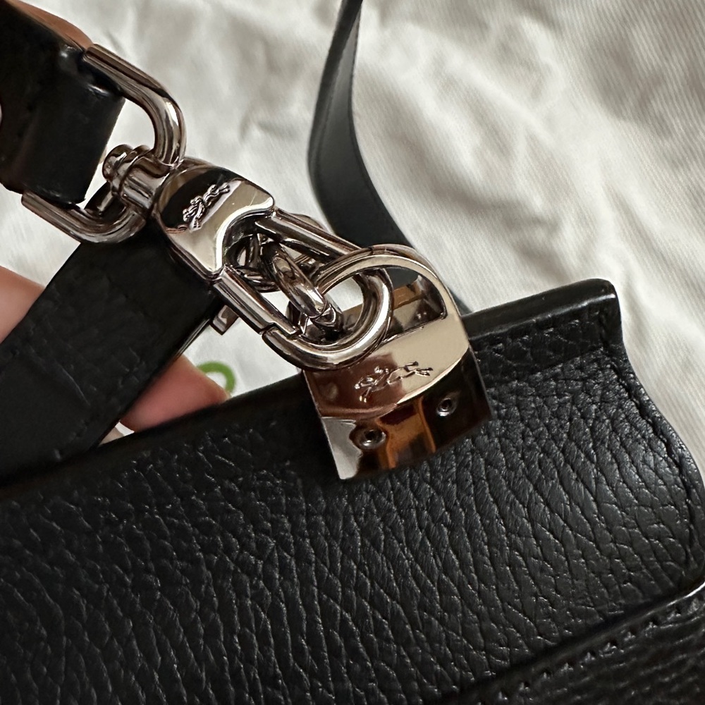 Longchamp purse - Picture 2 of 13